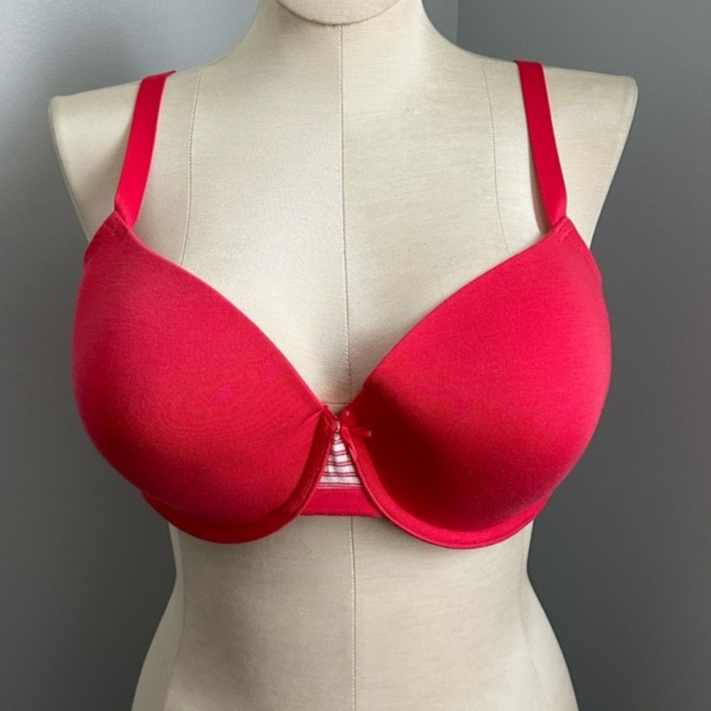 CACIQUE Convertible Bra Size 42 DD Removable straps. Excellent condition!